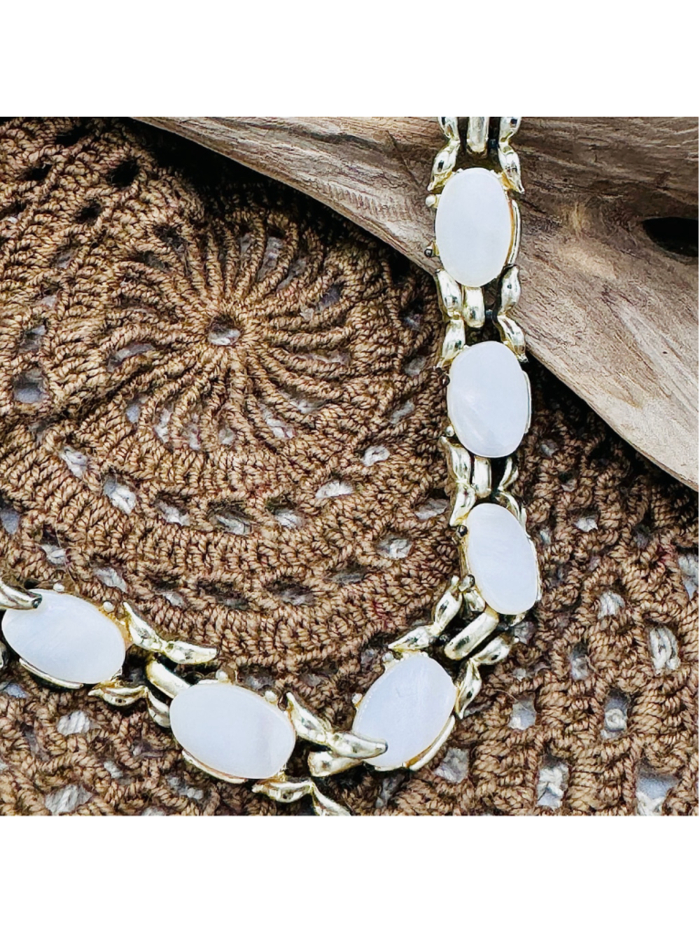 Coro White Cabochon Gold Tone Botanical Leaf Statement Necklace - Picture 5 of 8